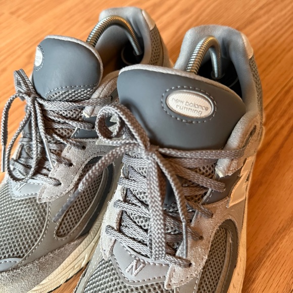 New Balance Gray and White Sneakers - Picture 16 of 16